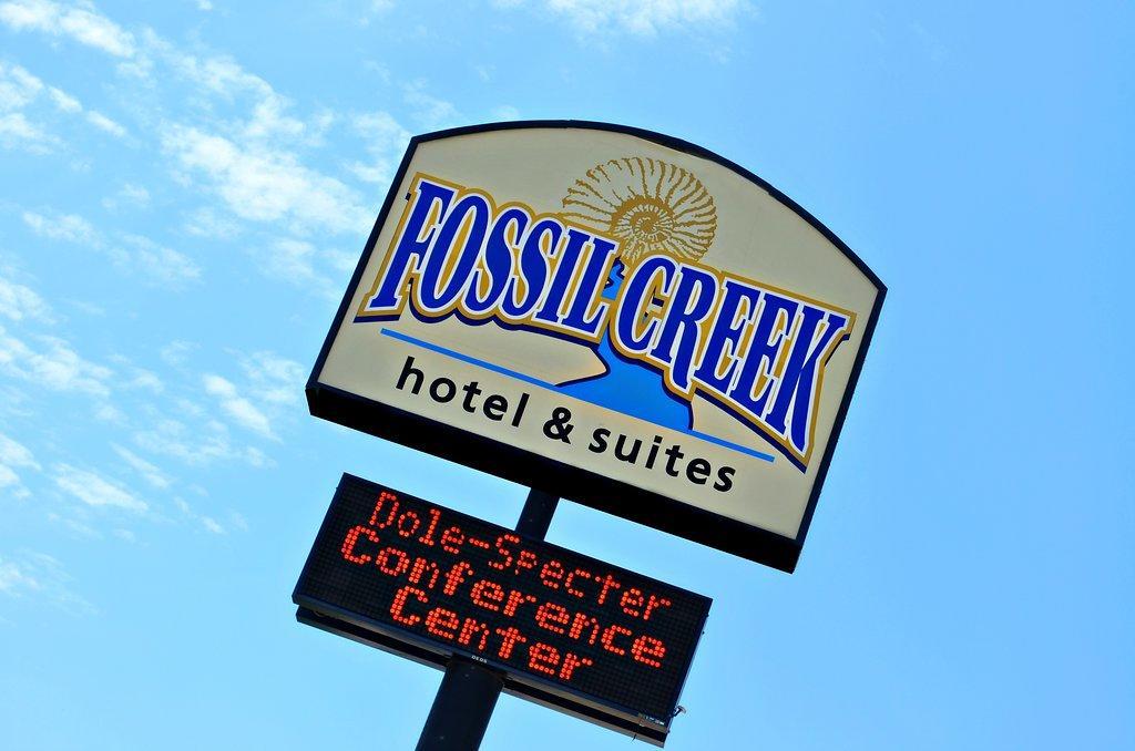 Fossil Creek Hotel & Suites Russell Ngoại thất bức ảnh