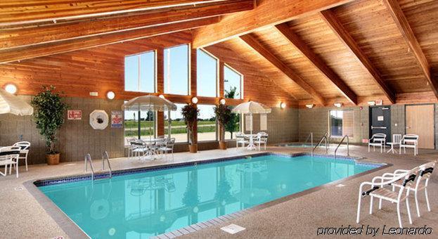 Fossil Creek Hotel & Suites Russell Ngoại thất bức ảnh