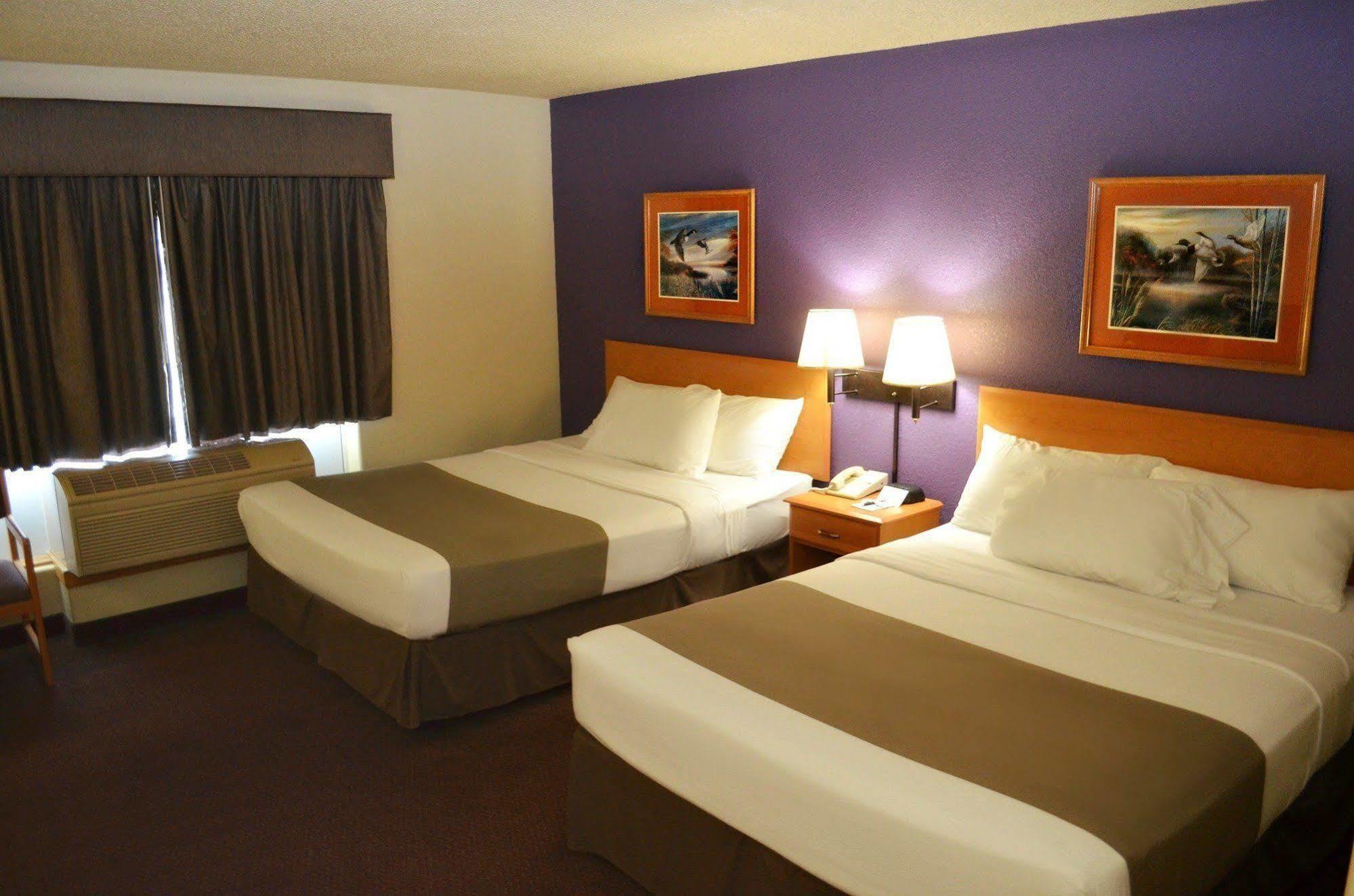 Fossil Creek Hotel & Suites Russell Ngoại thất bức ảnh