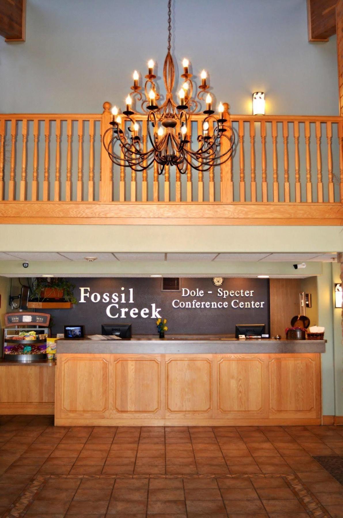 Fossil Creek Hotel & Suites Russell Ngoại thất bức ảnh
